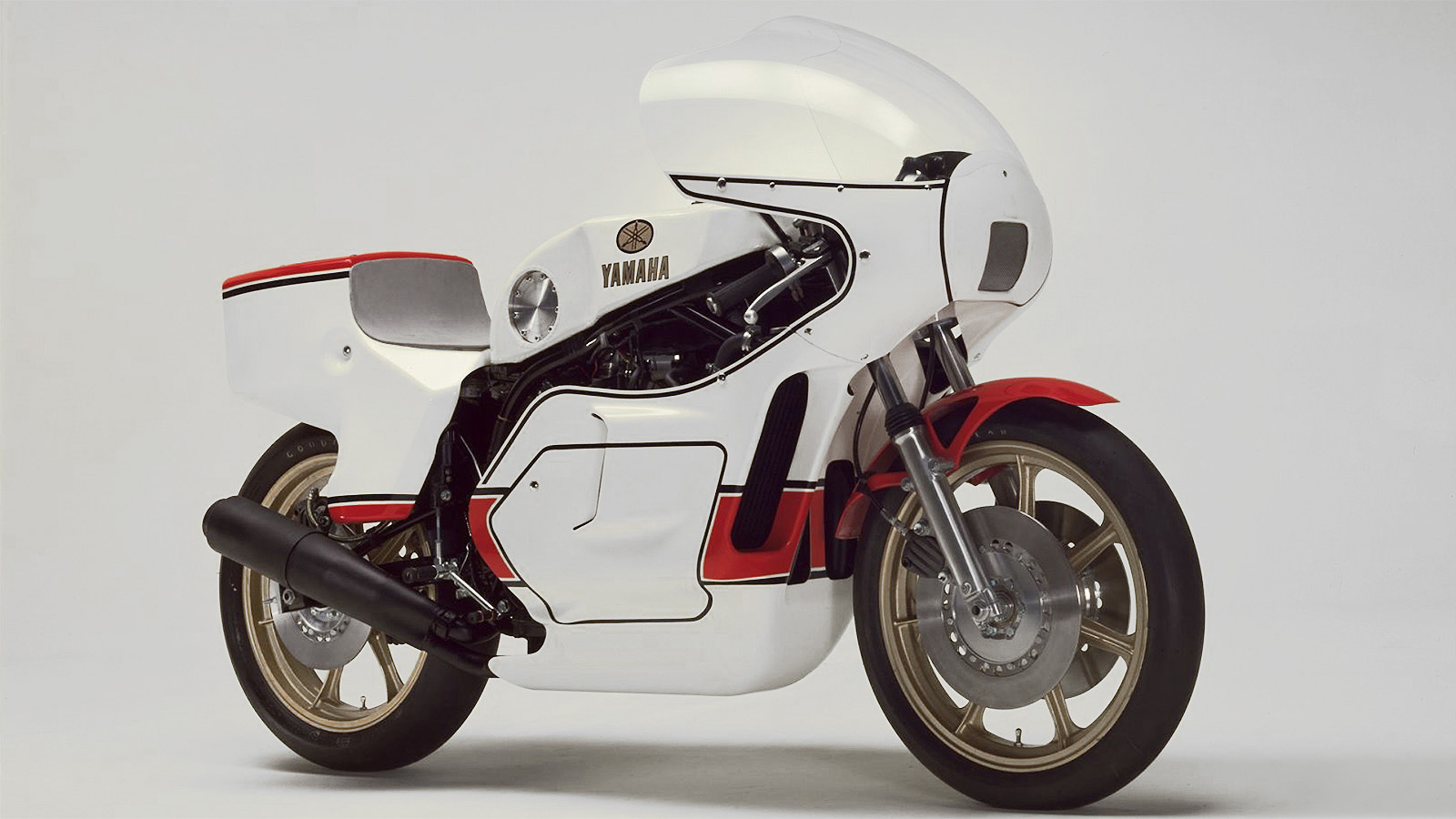 Moto - News, Yamaha and V4: beginning of a story in Tokyo in 1977